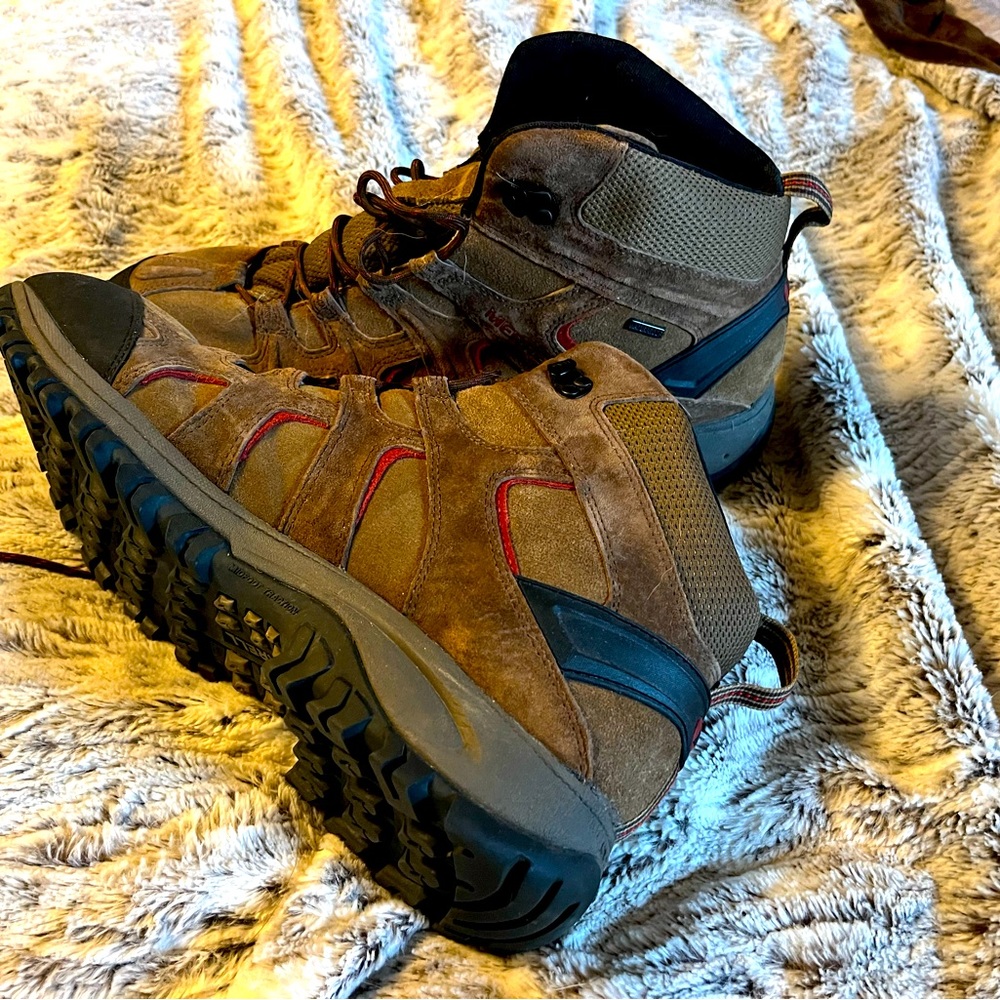 Size 15 men’s hiking boots